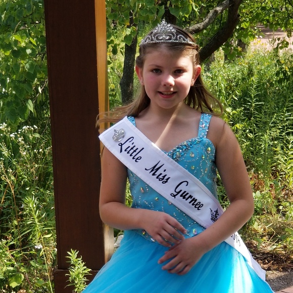 Meet your Posher, Lisa - Picture 1 of 1